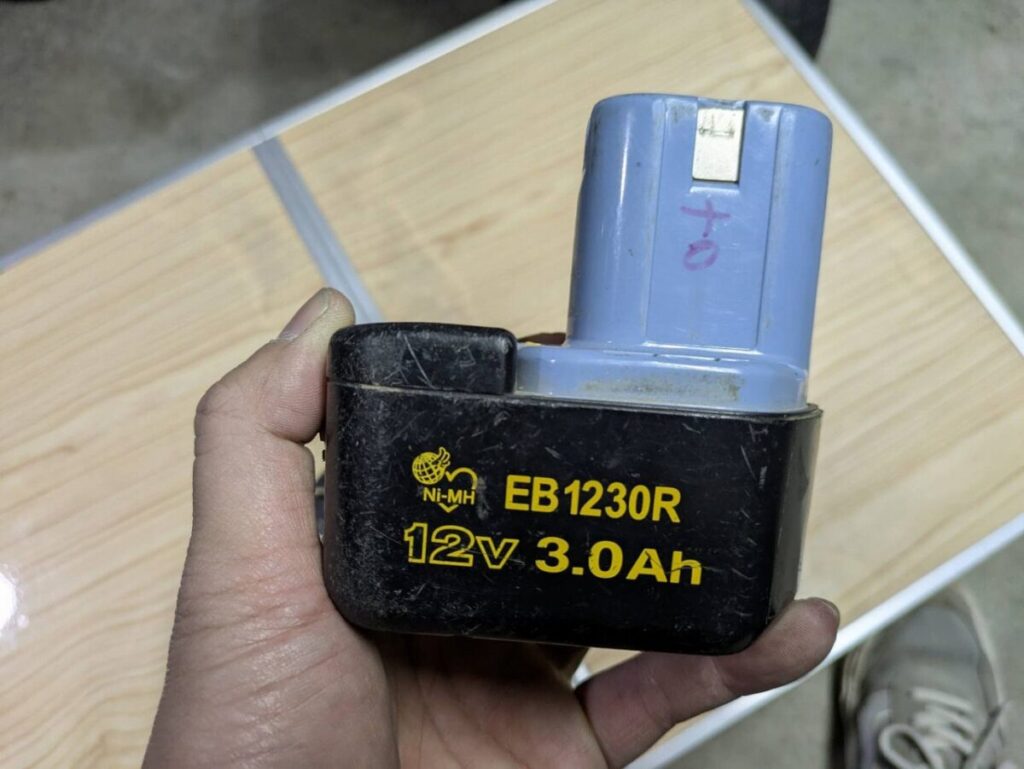日立の12VバッテリーEB1230R