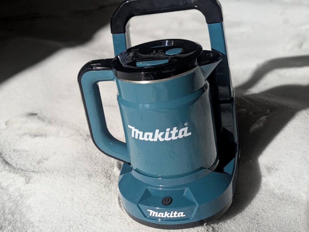 マキタの充電式ケトルKT360DZの外観