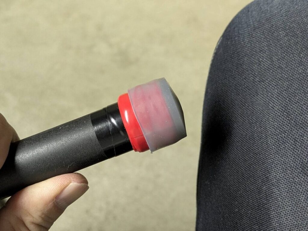 テープをさらに巻いてグリップエンドキャップをはめた画像