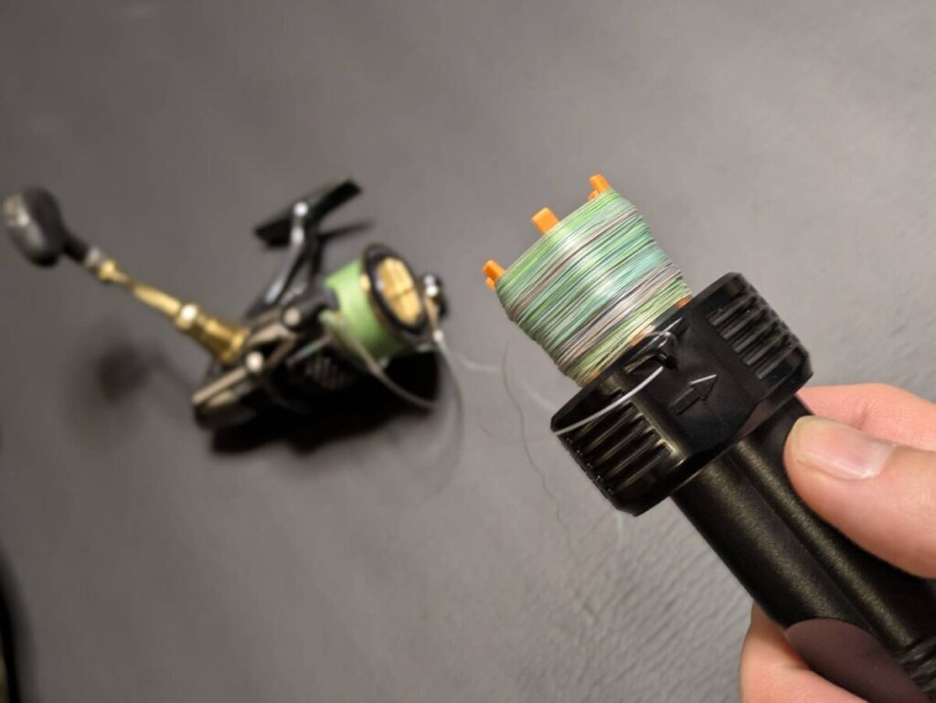 ラインを巻き取る様子