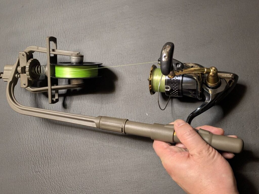 スーパーラインマーキーにリールとラインをセットした様子