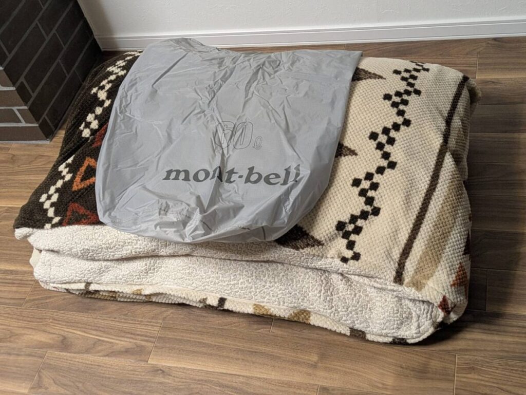 モンベルのライトスタッフバッグ60L