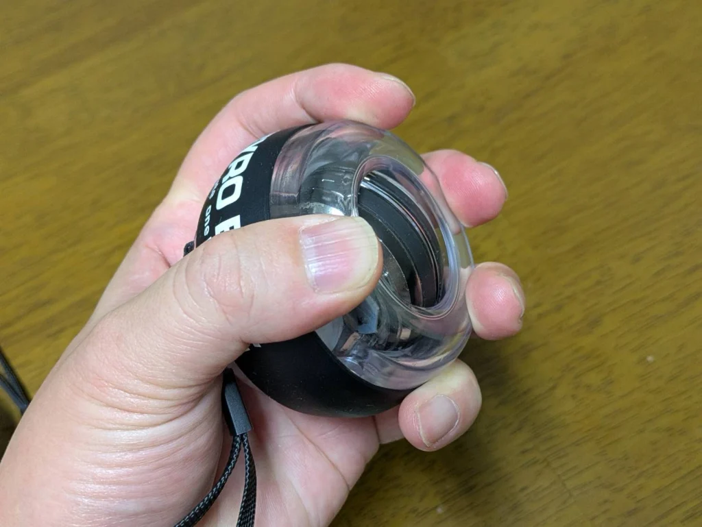 スナップボールを握っている様子